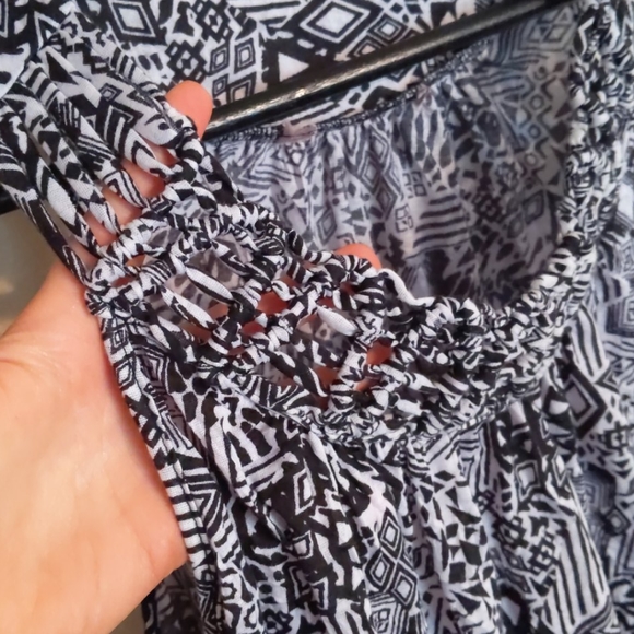 Tribal tank braided neck detail black white M - Picture 2 of 6